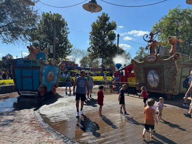 Casey Jr. Splash 'N' Soak Station