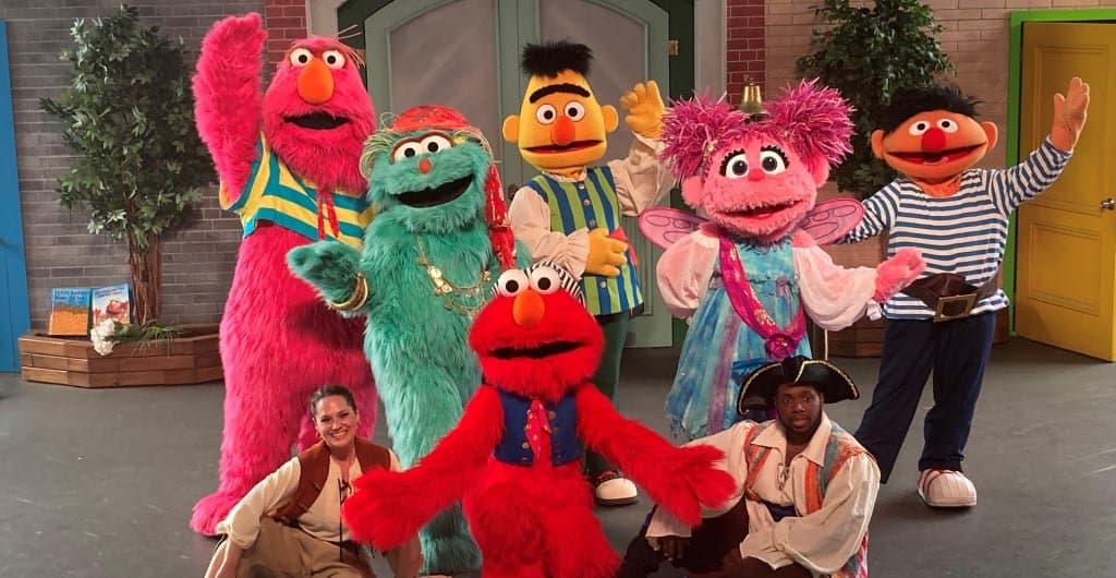 Elmo and the Bookaneers