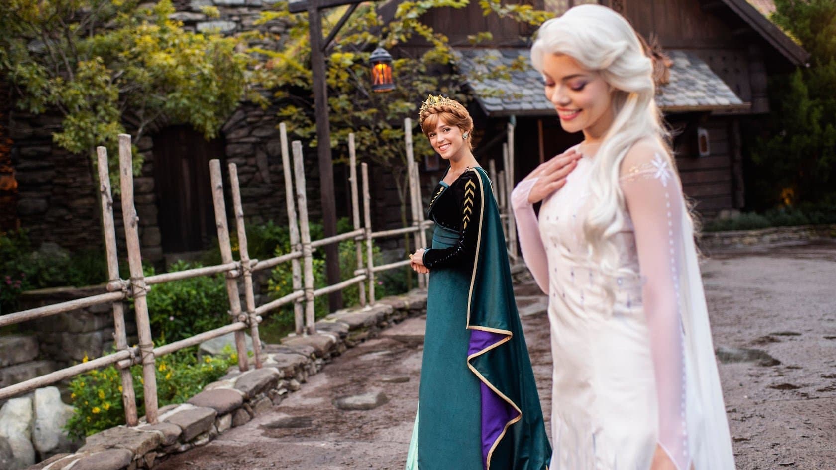 Meet Anna and Elsa at Royal Sommerhus