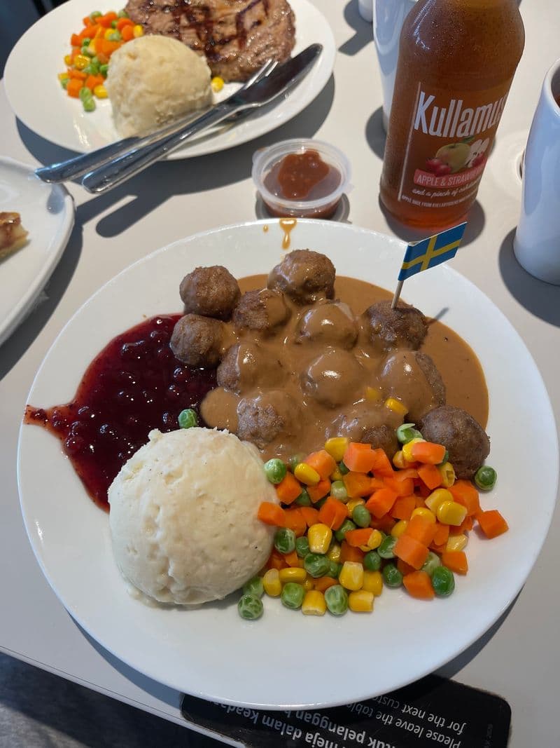 Kjøttkake (Norwegian Meatballs)