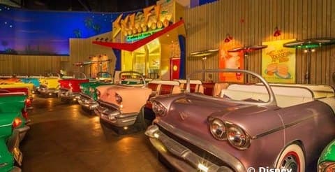 Sci-Fi Dine-In Theater Restaurant